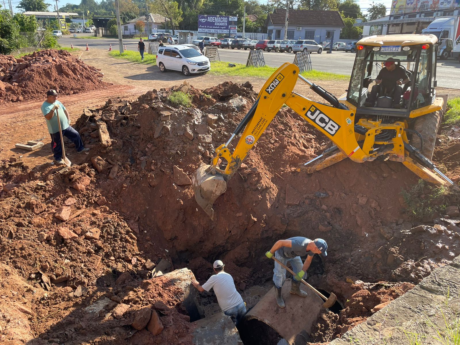 Secretaria de Obras de Taquara trabalha no conserto de erosões no bairro Cruzeiro do Sul