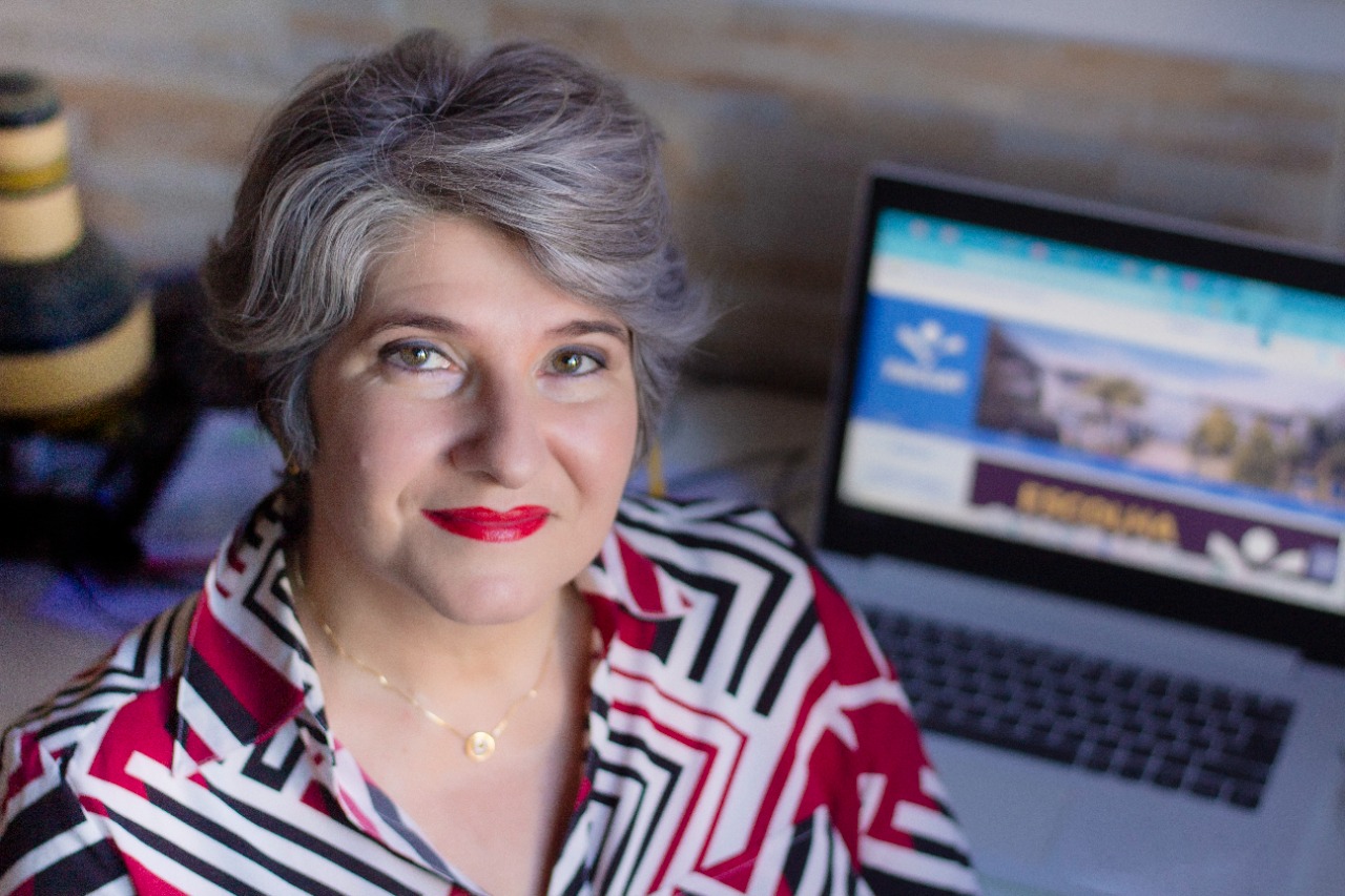 Pesquisa desenvolvida em parceria com professora da Faccat é reconhecida pelo Institute for Public Relations