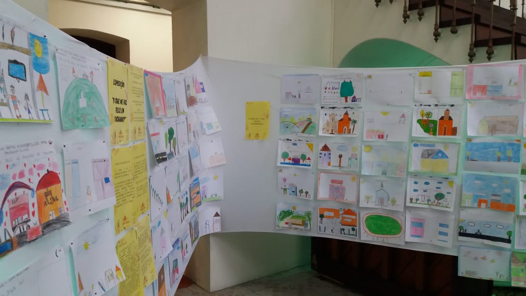 Segunda parte da exposição “O que me faz feliz em Taquara” está em exibição no saguão da prefeitura