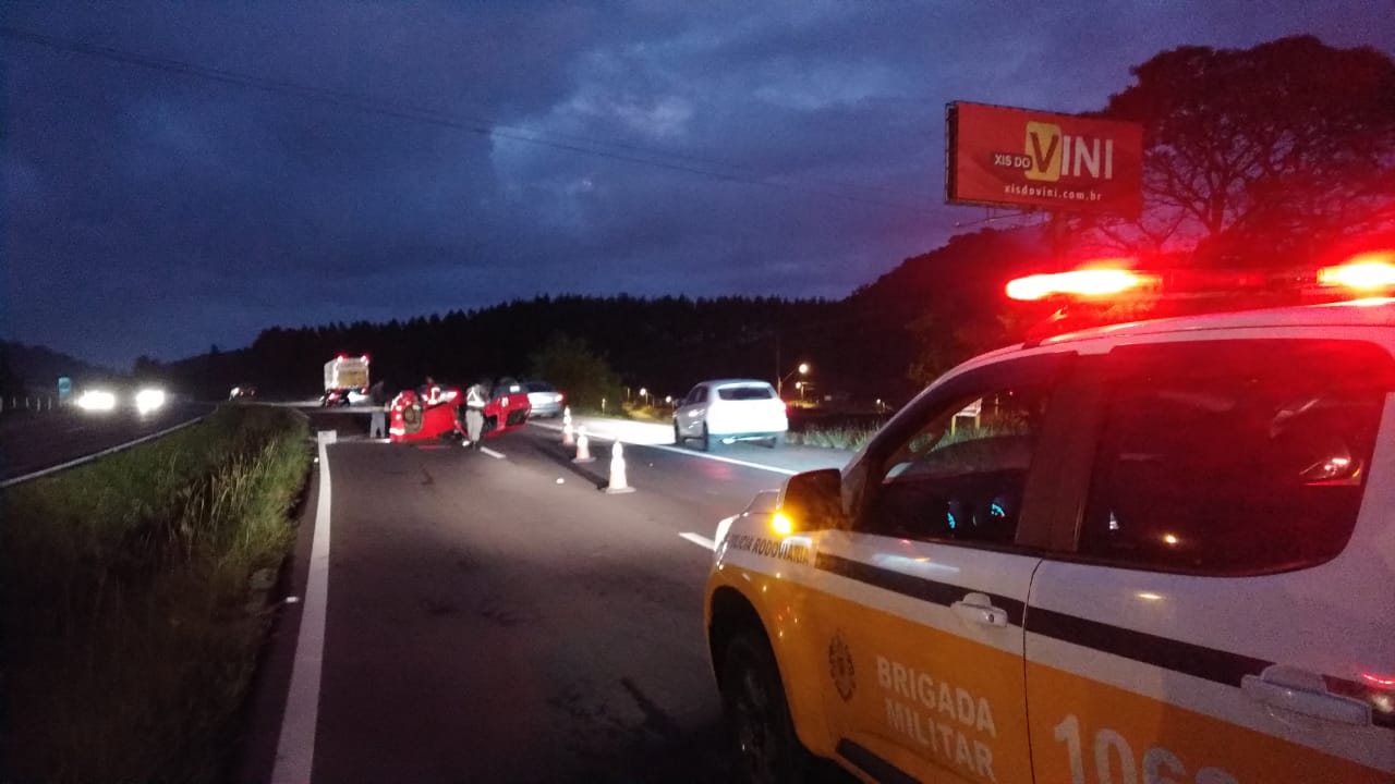 Capotamento é registrado na ERS-239 em Parobé