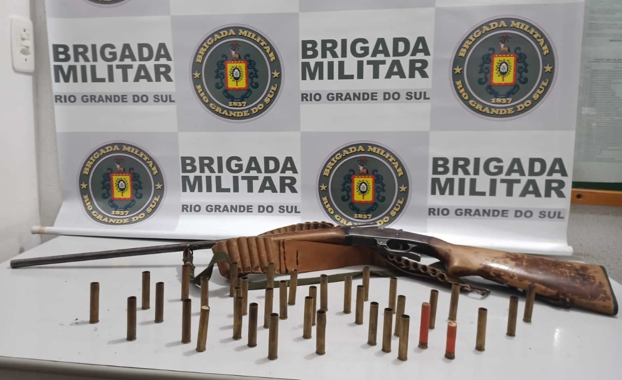 Homem armado com espingarda é preso quando ameaçava a esposa e a filha em Três Coroas