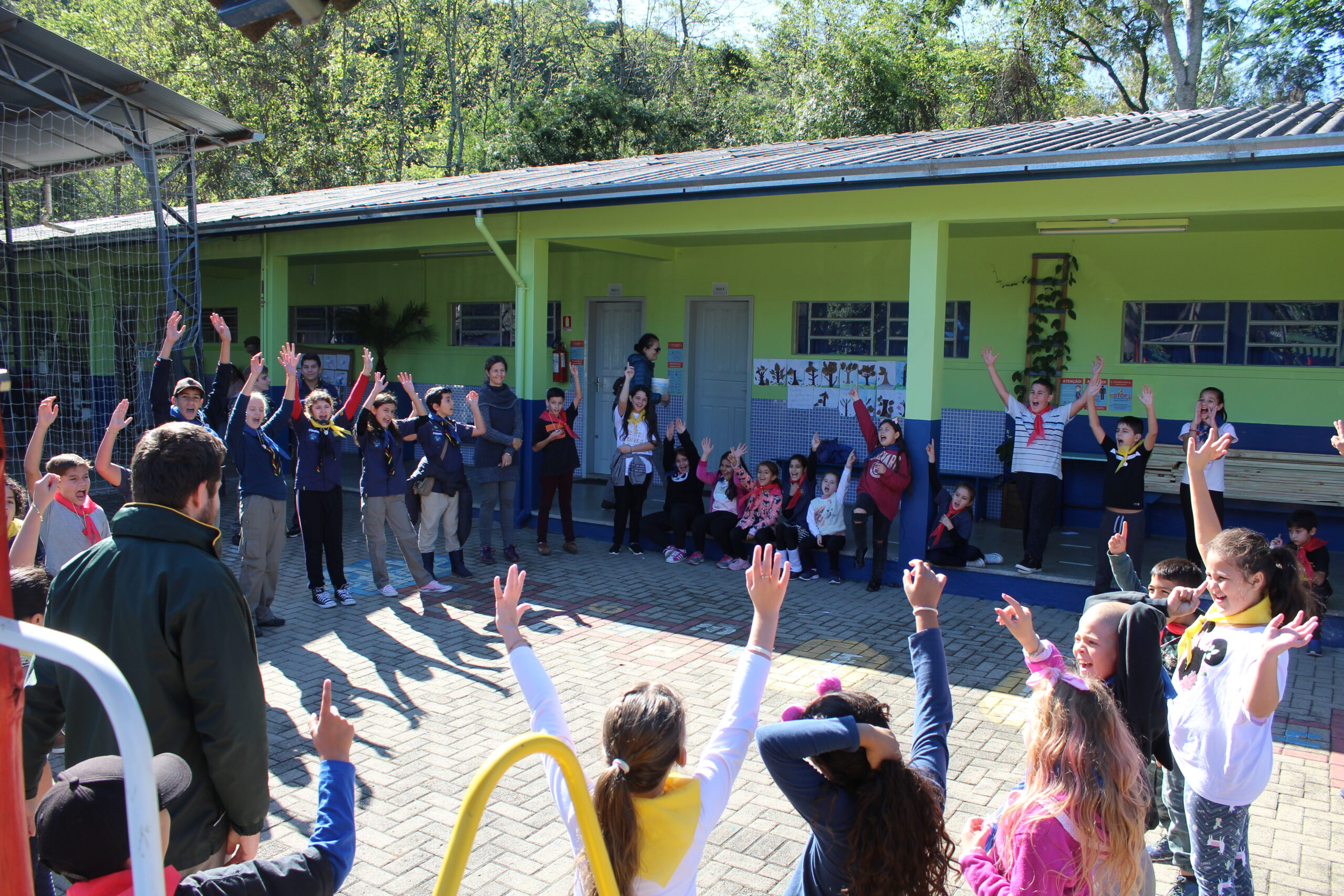 Grupo de escoteiros promove ação em escola da rede municipal de Igrejinha