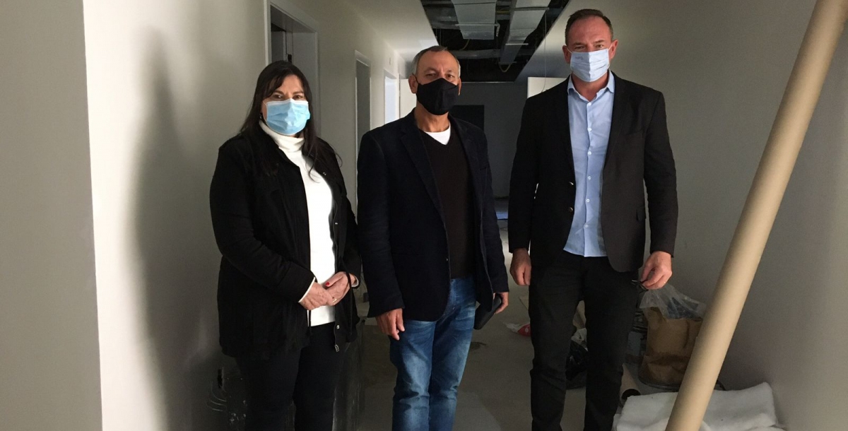 Direção do hospital de Parobé realiza visita para conferir andamento das obras de ampliação