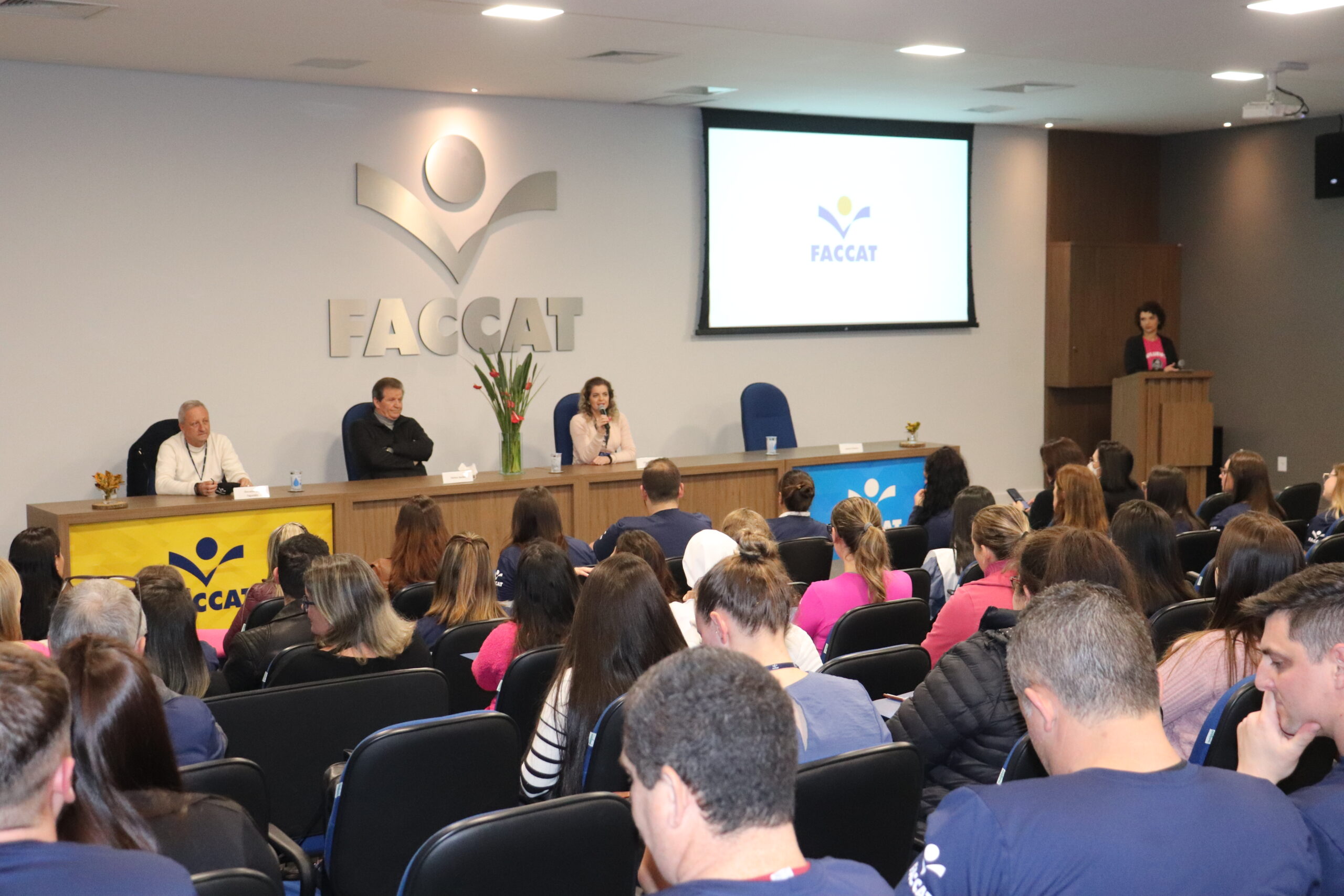 Programação da Semana da Enfermagem da Faccat segue até esta quarta-feira (25)