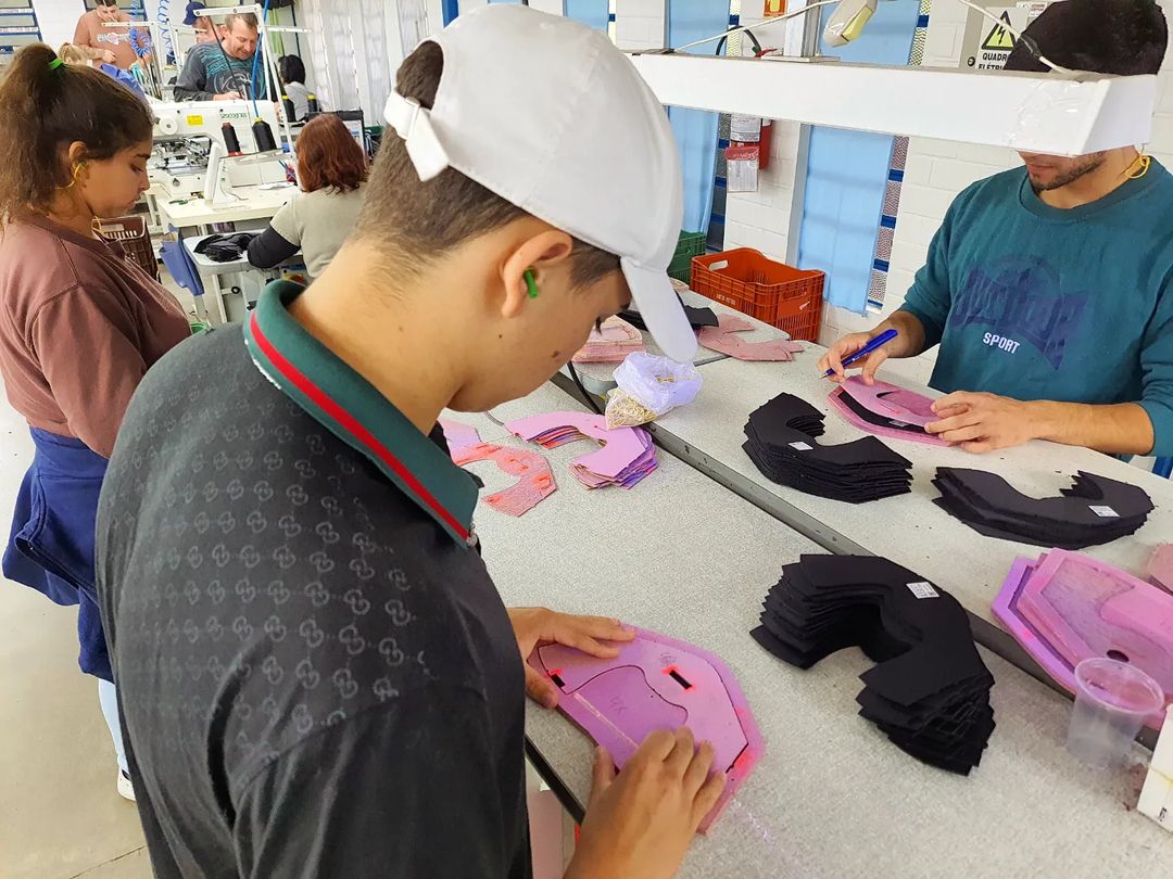 Empresa calçadista de Taquara oferece qualificação profissional aos adolescentes acolhidos no Lar Padilha