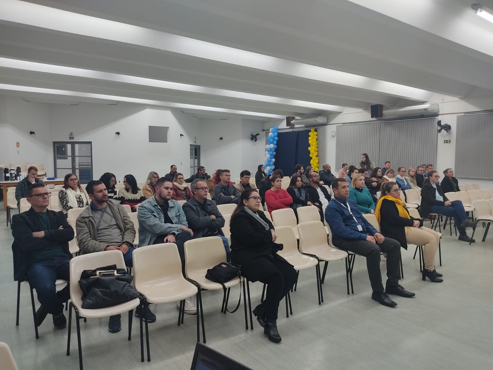 Comunicação entre comerciantes e consumidores foi pauta de palestra promovida em Rolante