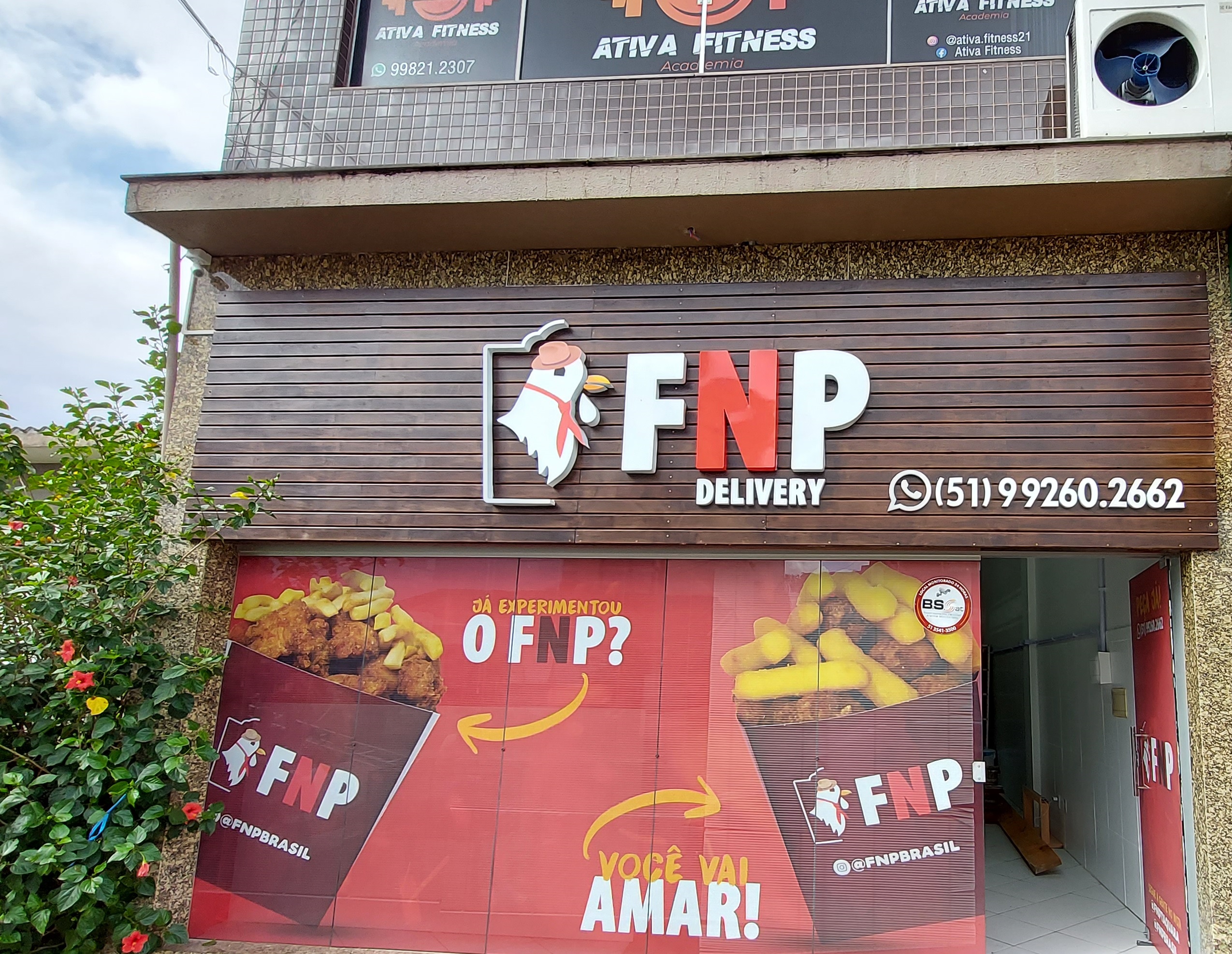 FNP Delivery de Taquara oferece comodidade, frango frito e, em breve, hambúrgueres com mais sabor aos clientes da região