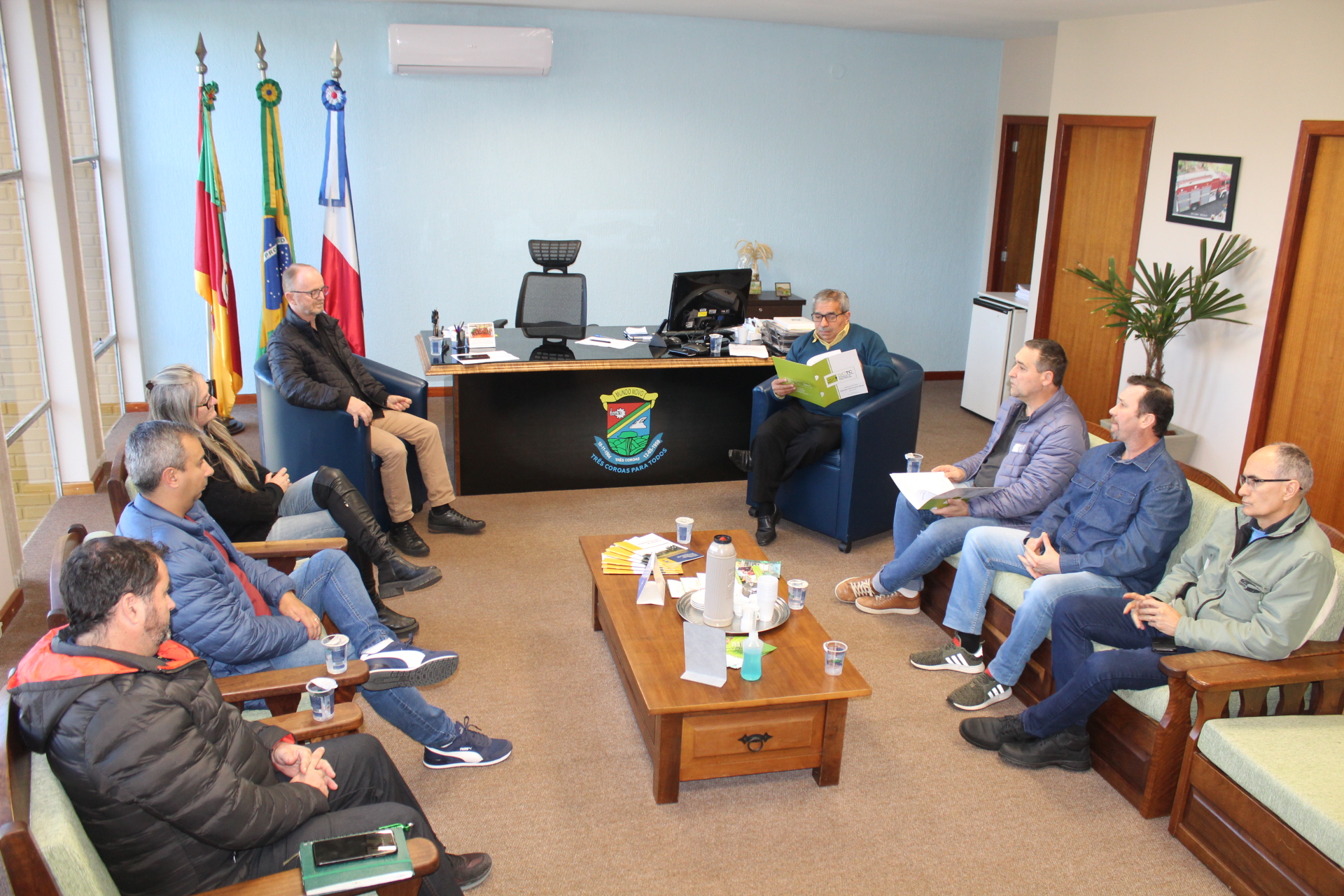 Sindicato das Indústrias de Calçados de Três Coroas comemora bons resultados obtidos em evento do setor em Gramado