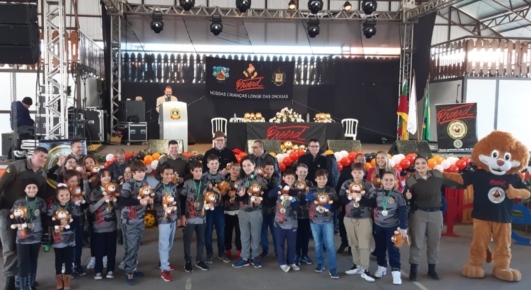 Brigada Militar de Igrejinha realiza formatura de 235 alunos no Proerd