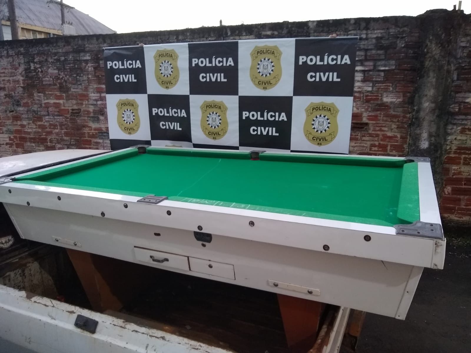 Polícia Civil recupera mesa de bilhar furtada de bar em Três Coroas