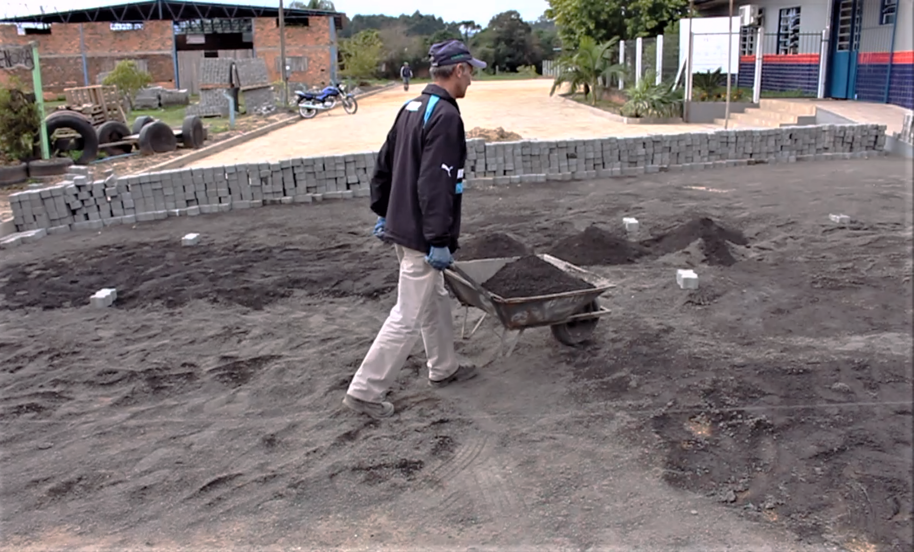 Prefeitura de Parobé segue obras de pavimentação na rua Hermes da Fonseca