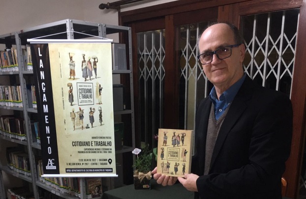 Livro sobre a presença africana e afro-brasileira na região é lançado em Taquara