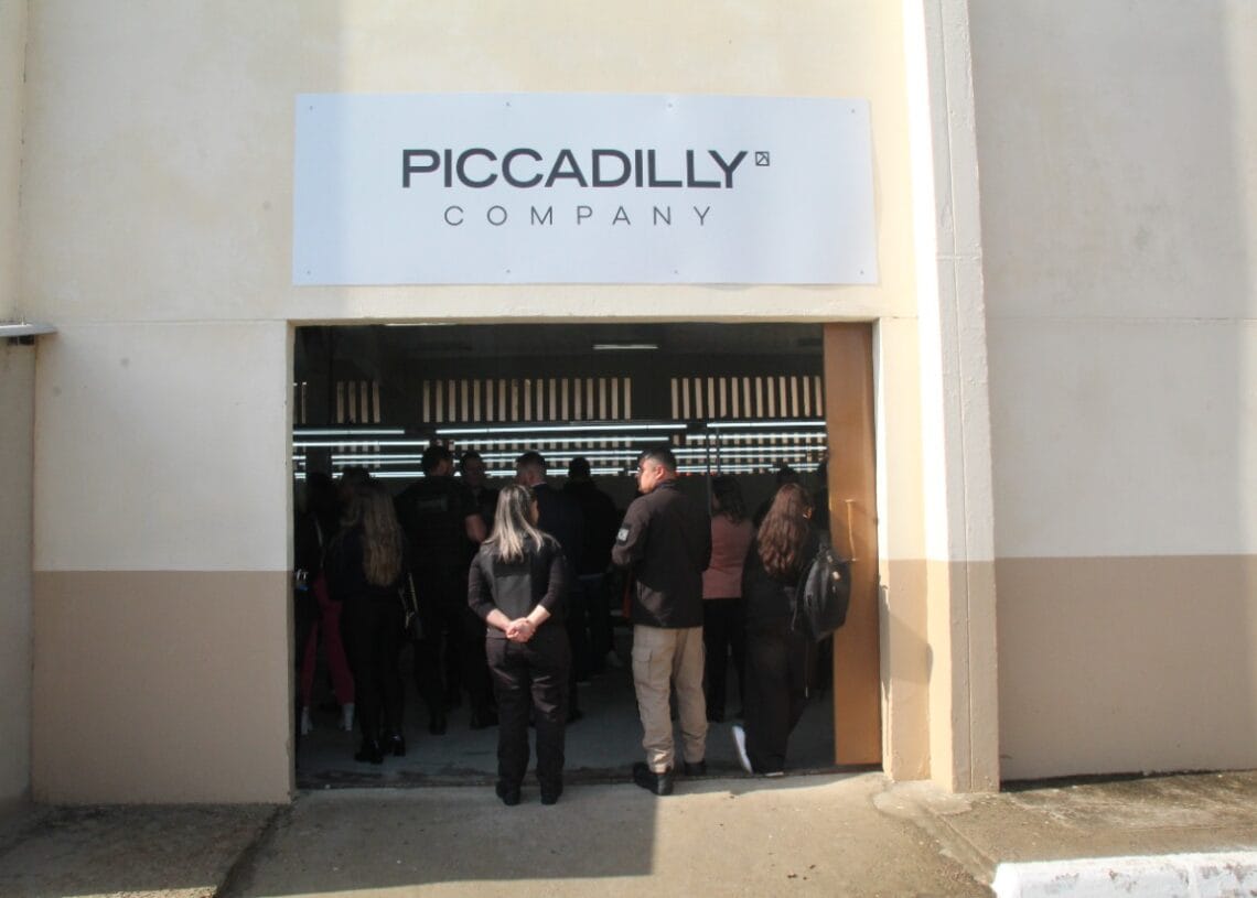 Calçados Picadilly inaugura fábrica dentro de presídio