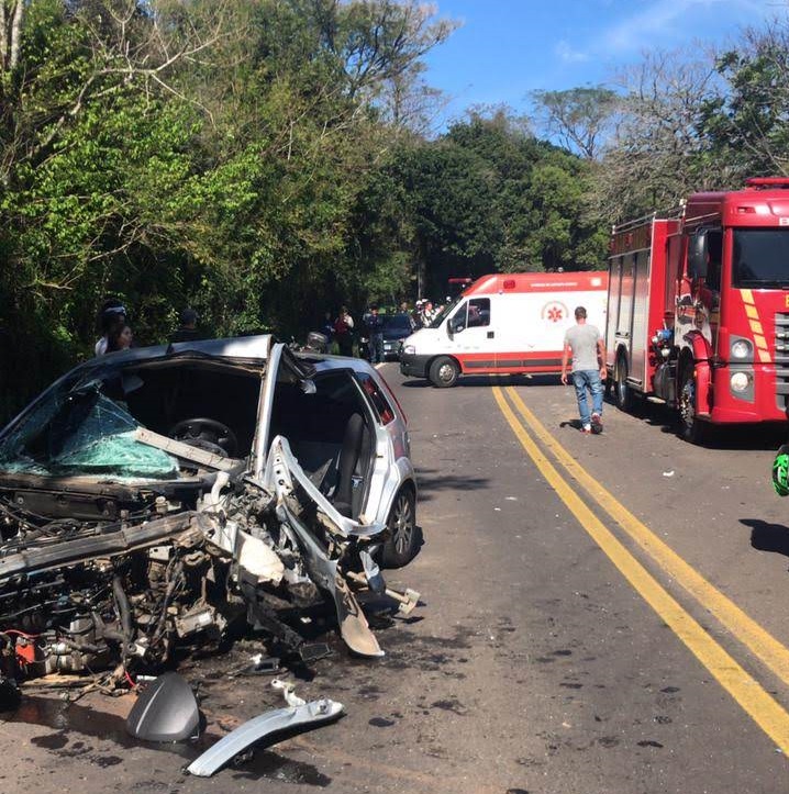 Oito pessoas ficam feridas em colisão frontal na ERS-020 em Taquara