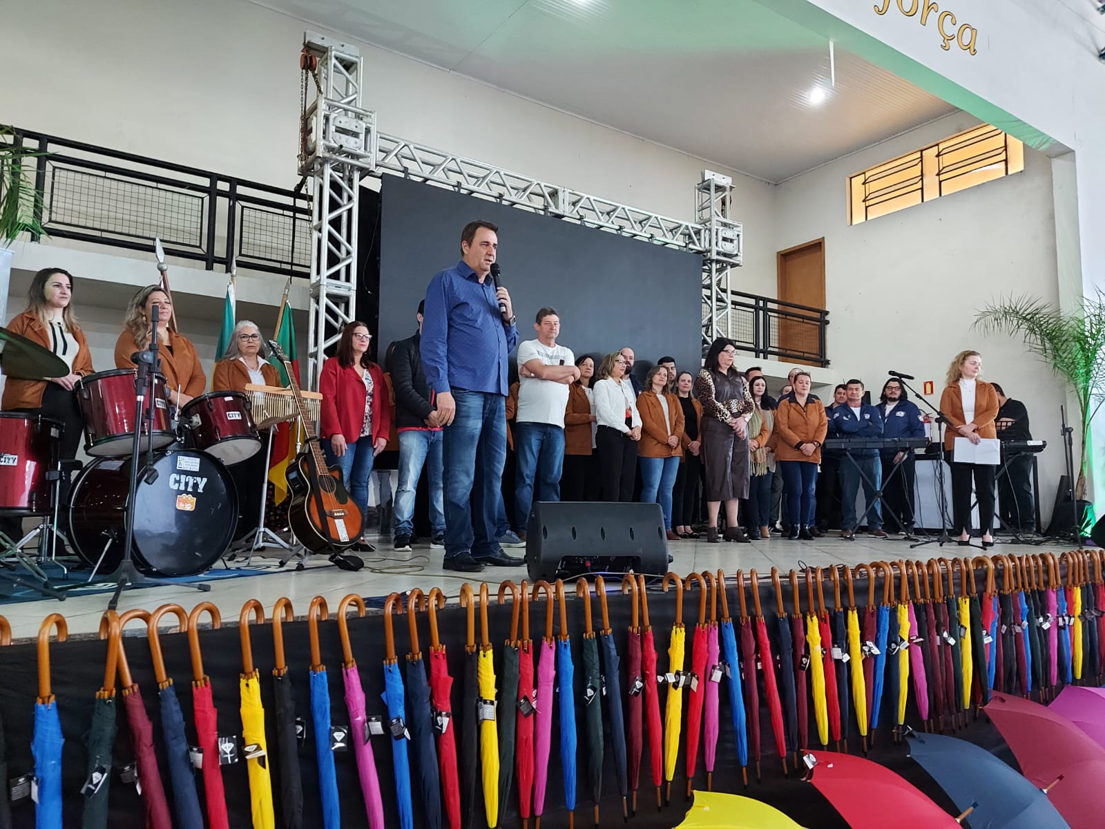 Secretaria de Educação de Rolante reúne profissionais da rede municipal de ensino no seminário de inverno "A vida é feita de recomeços"