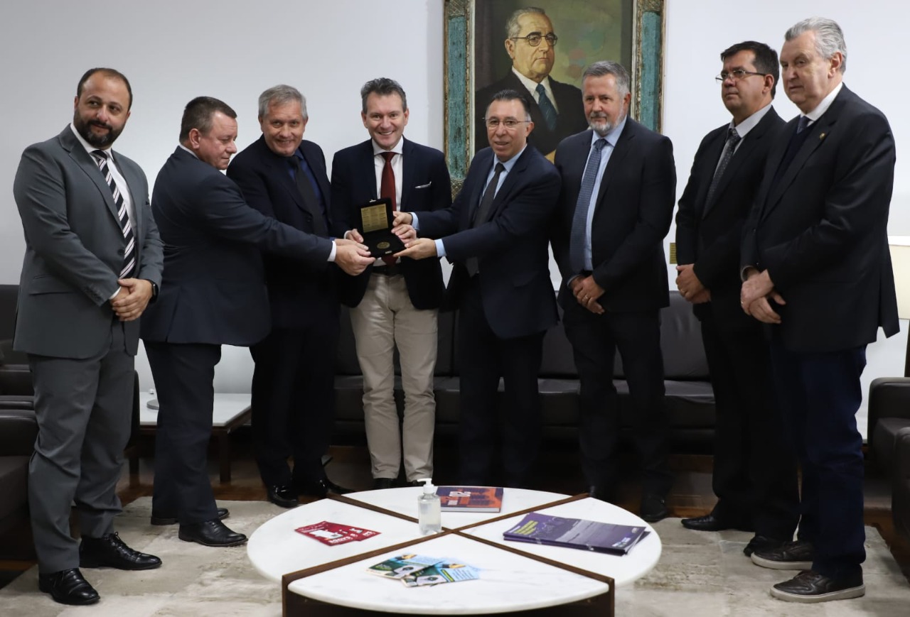 Calçados Bottero recebe homenagem da Assembleia Legislativa por sua contribuição ao desenvolvimento econômico