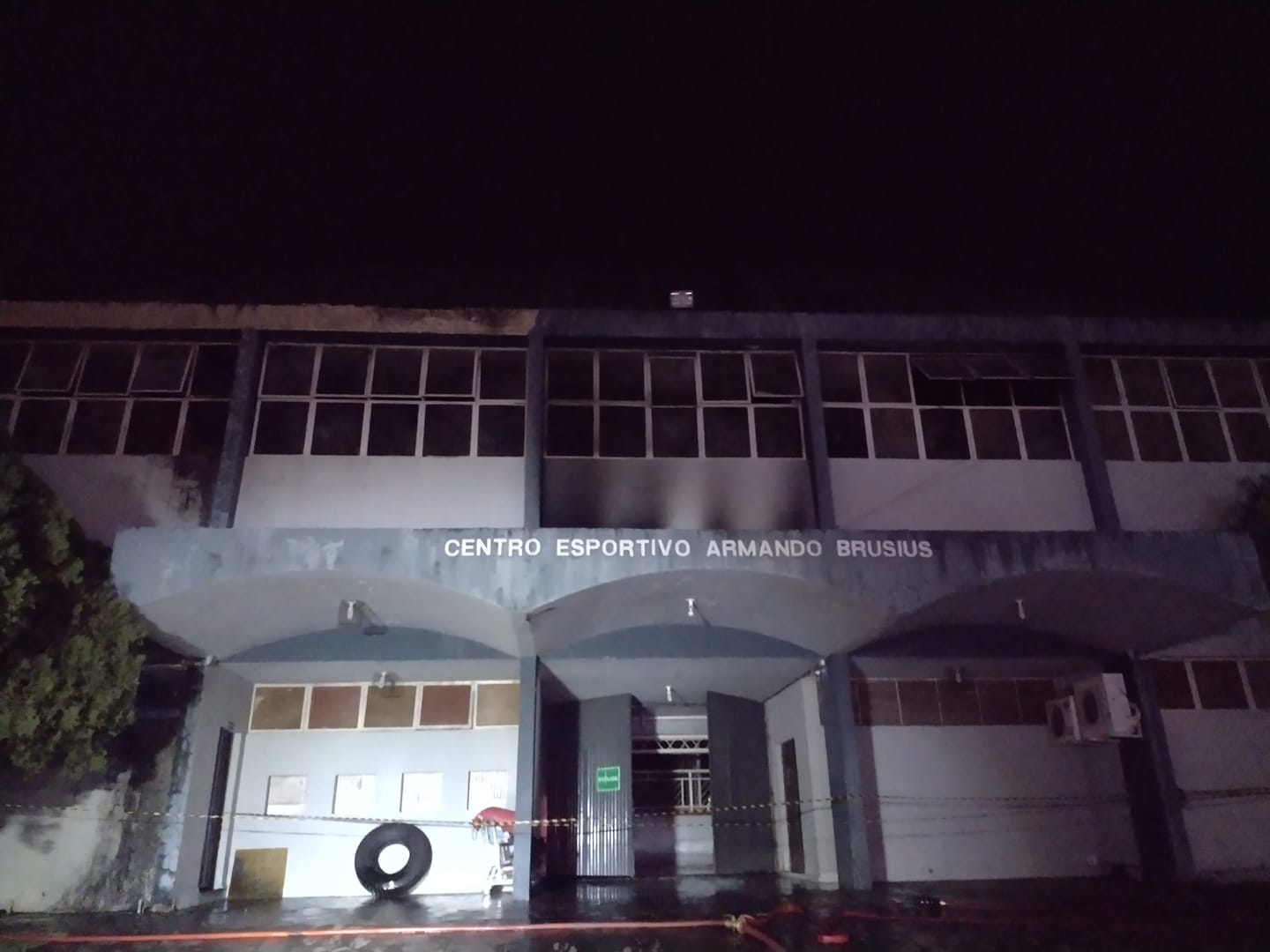 Incêndio atinge ginásio municipal em Três Coroas