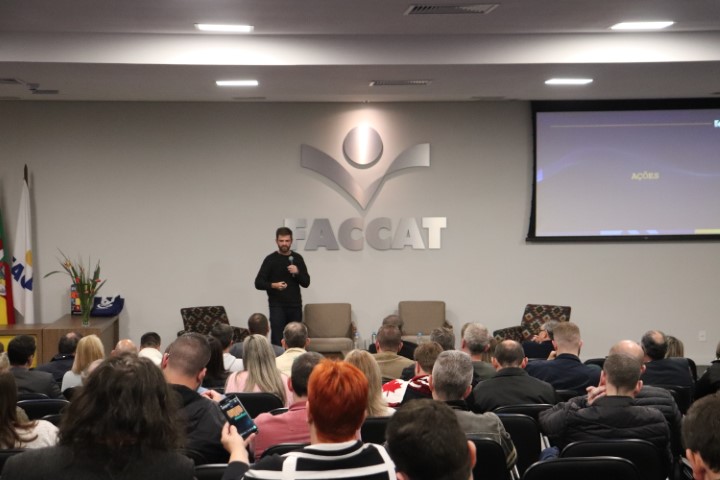 Faccat promove debate sobre inovação e tecnologia