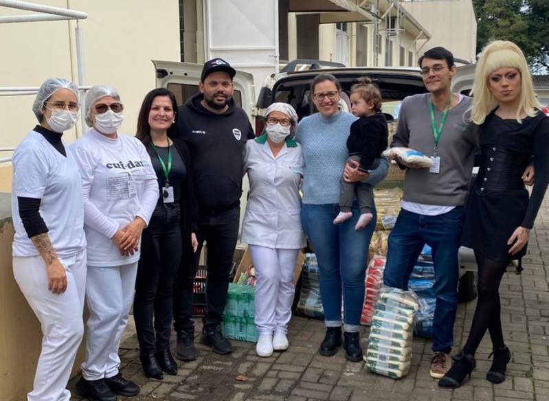 Hospital Bom Pastor recebe doação de 357 kg de alimentos do 'Sobrinhos Rock Bar' em Igrejinha