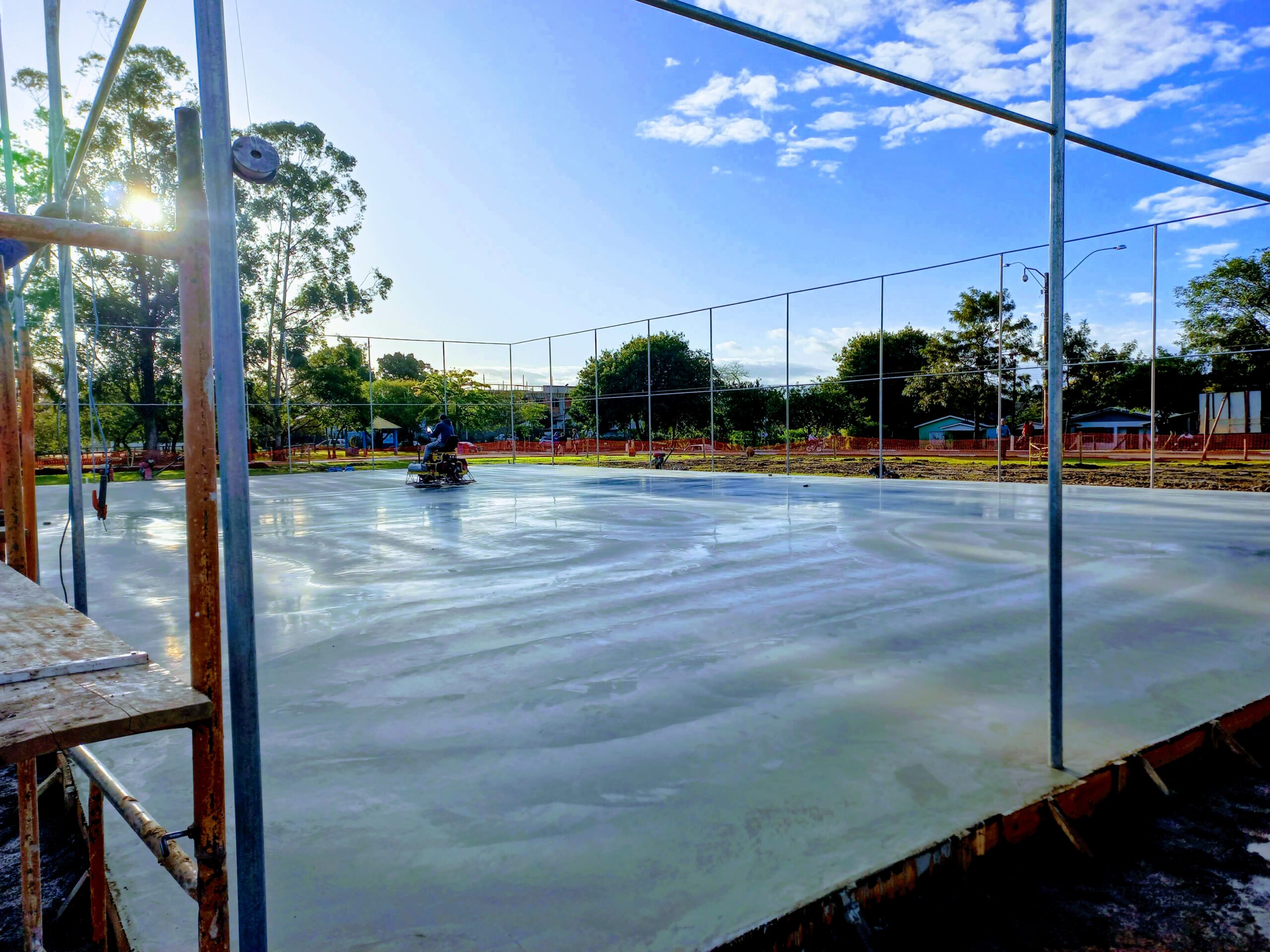Quadra poliesportiva do Parque do Trabalhador já pode ser vista pela comunidade de Taquara