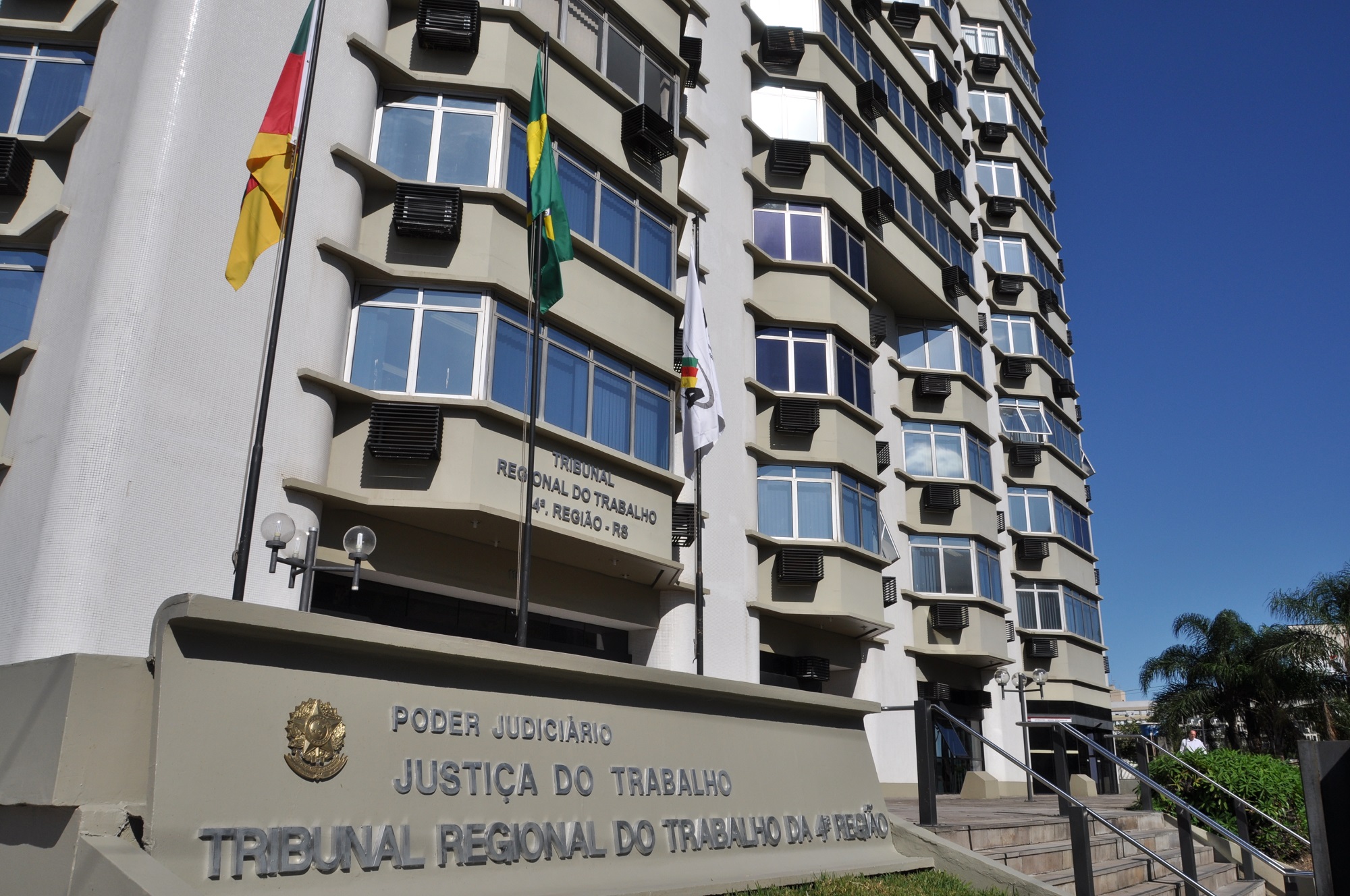 Comprovante vacinal deixa de ser exigido para ingresso nos prédios da Justiça do Trabalho gaúcha