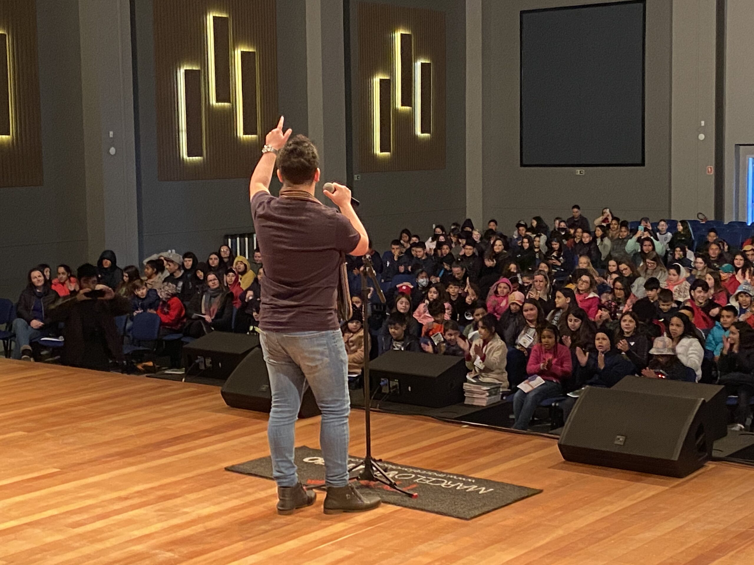 Cuidados com o meio ambiente são destacados em palestra musical em Taquara