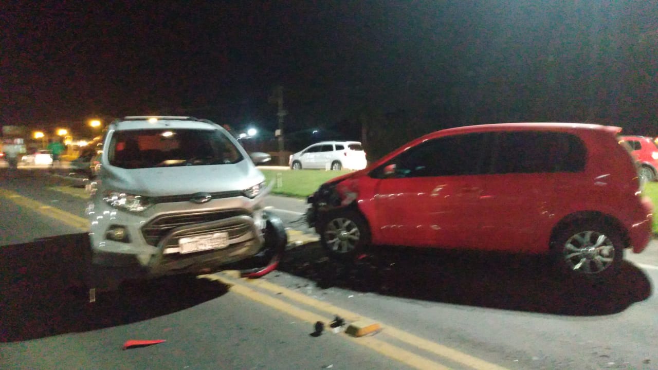 Acidente com cinco veículos na ERS-115 deixa uma pessoa ferida