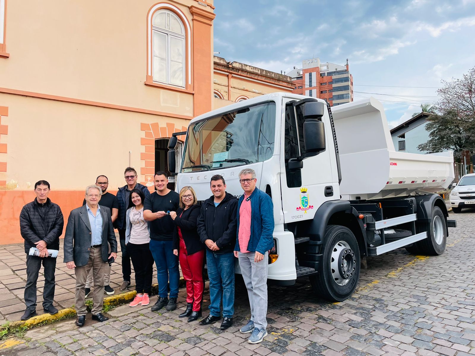Mais um caminhão é recebido pela administração municipal de Taquara