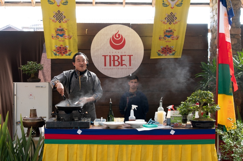 Gastronomia típica de várias etnias marca a primeira edição do Tresco Gourmet; VEJA FOTOS