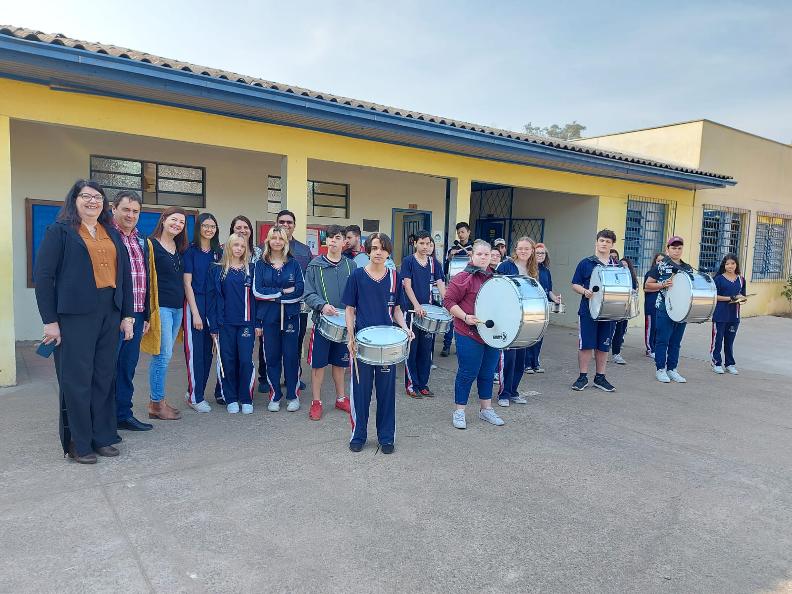 Bandas marciais das escolas municipais de Rolante recebem novos instrumentos musicais