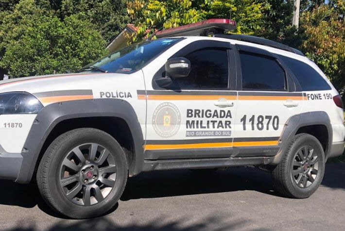 Indivíduo é preso após ser baleado e roubar carro de empresa para fugir em Parobé