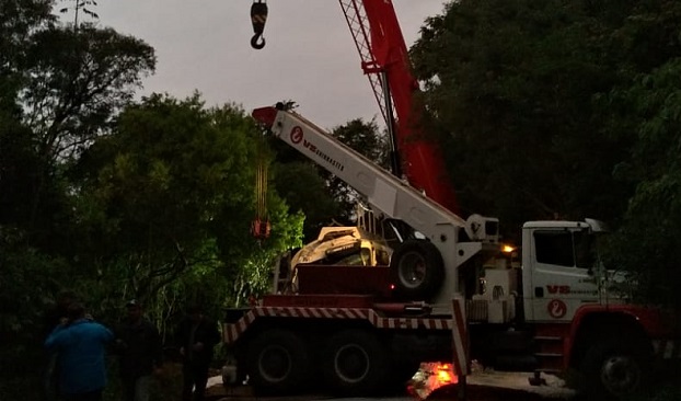 Trânsito na ERS-020 em São Francisco de Paula é liberado após retirada de caminhão de combustível