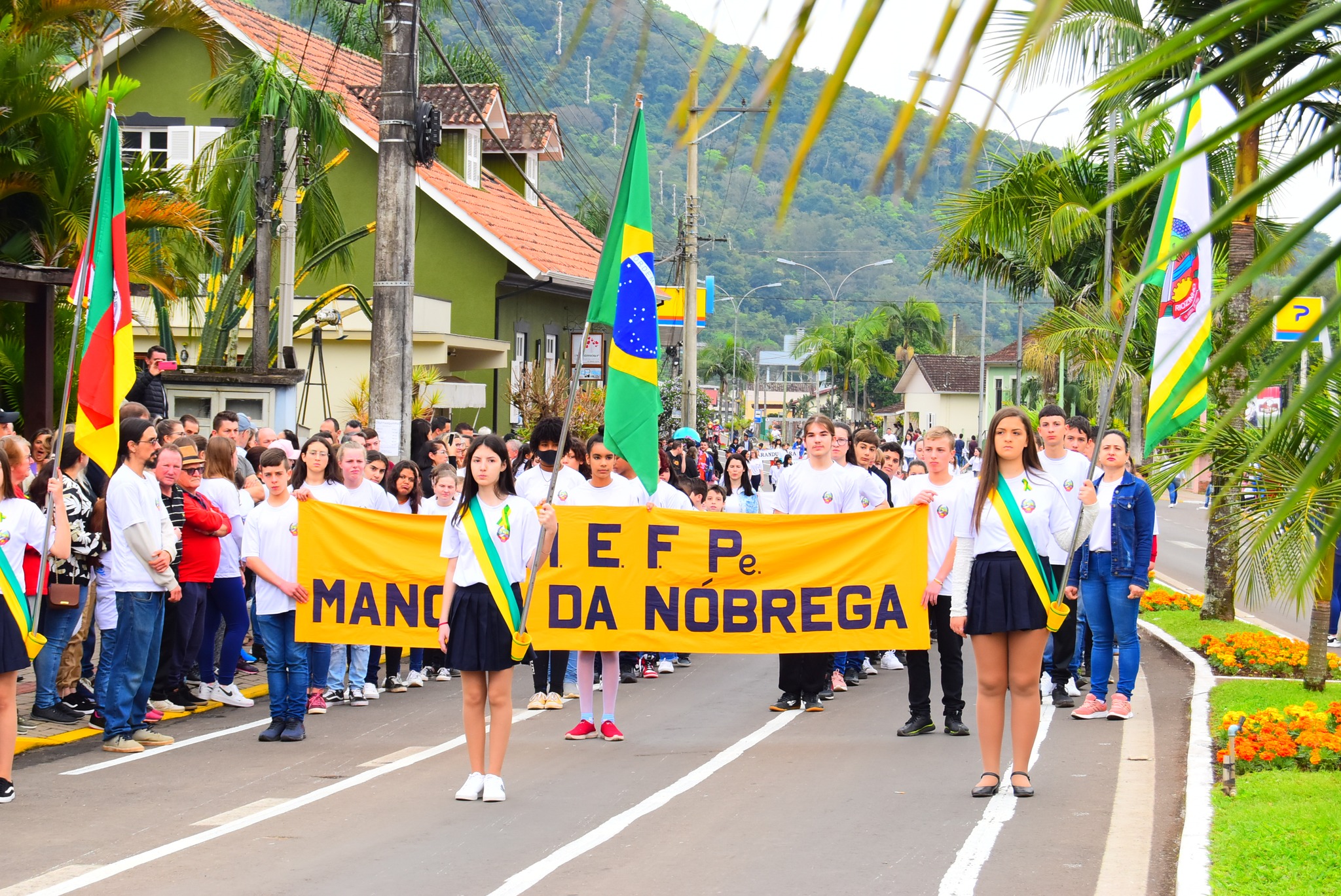 Riozinho realiza Desfile Cívico em comemoração aos 200 anos de independência do Brasil