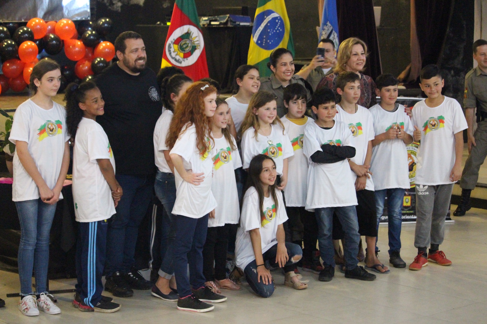 Brigada Militar realiza formatura de estudantes no  Programa de Resistência às Drogas e à Violência em Parobé