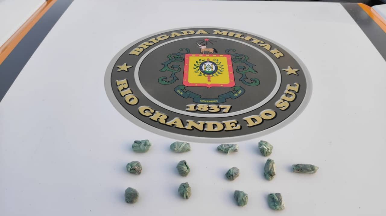 Jovem é preso por tráfico de drogas no interior de Igrejinha