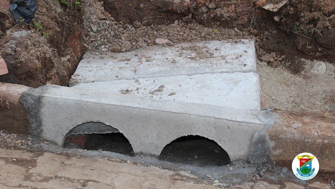 Prefeitura realiza inspeção em rua e descobre bueiros falsos no bairro Sander em Três Coroas