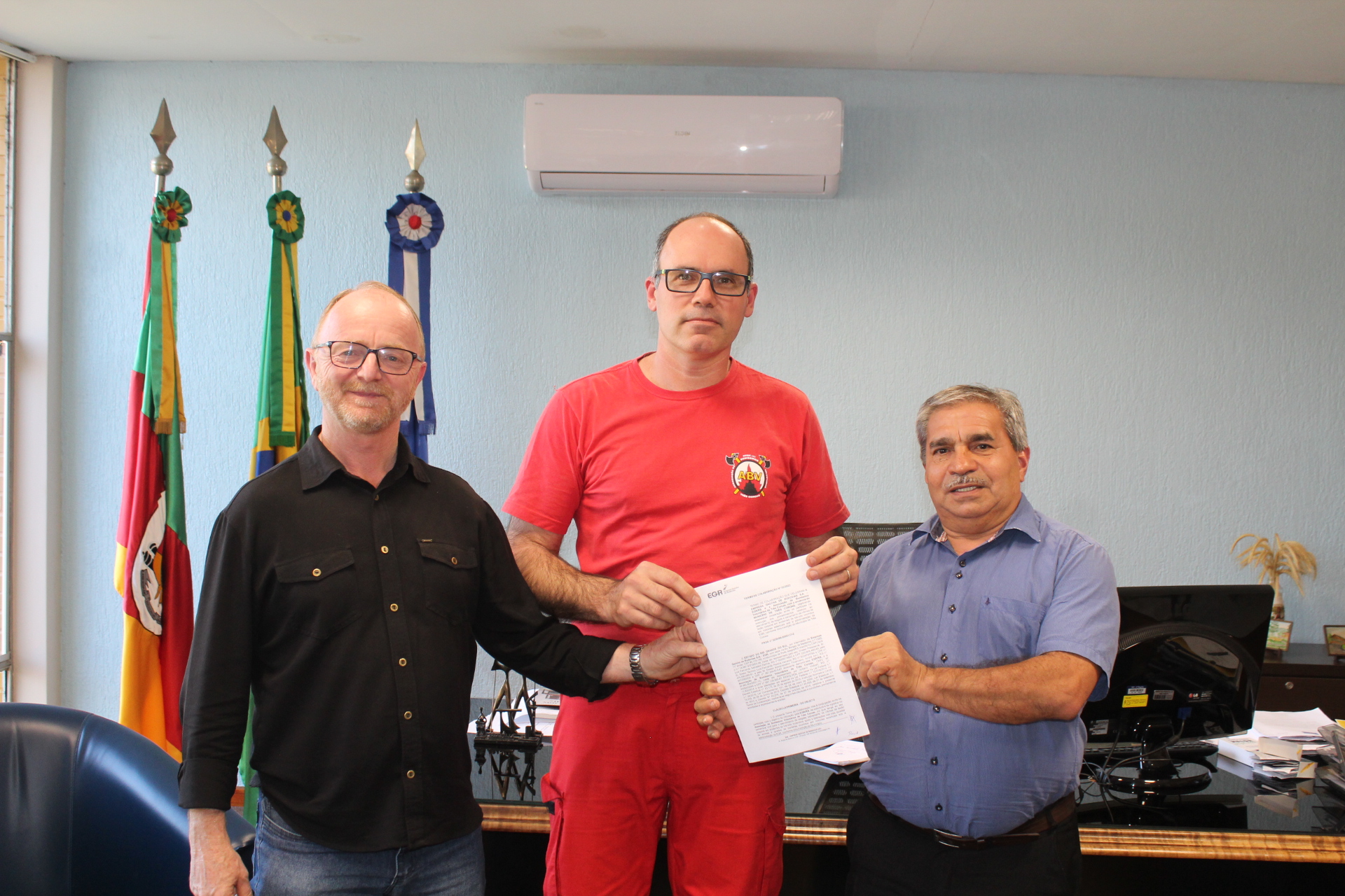 Bombeiros Voluntários de Três Coroas legalizam associação com a prefeitura e firmam parceria com a EGR