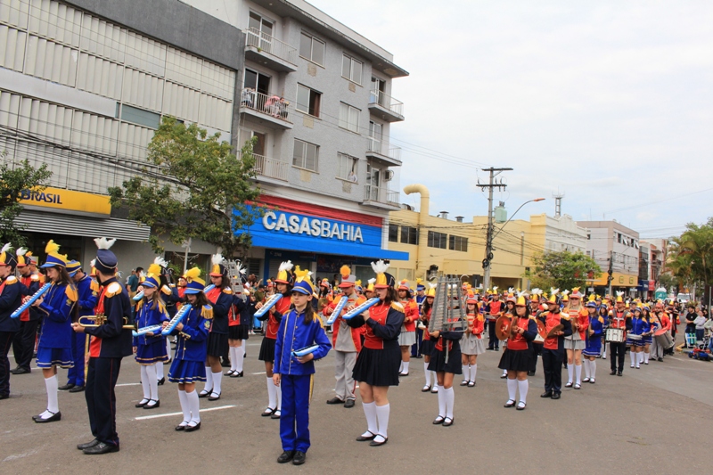 Bicentenário da Independência do Brasil é comemorado na retomada do Desfile Cívico em Taquara; veja mais de 300 fotos