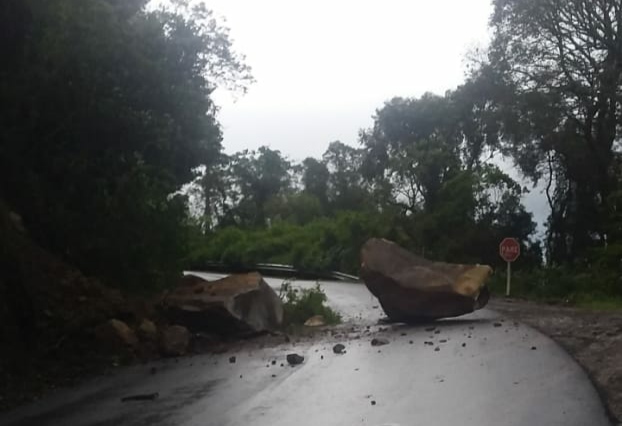 Trânsito na ERS-020, entre Taquara e São Francisco, é bloqueado pela segunda vez no mesmo dia