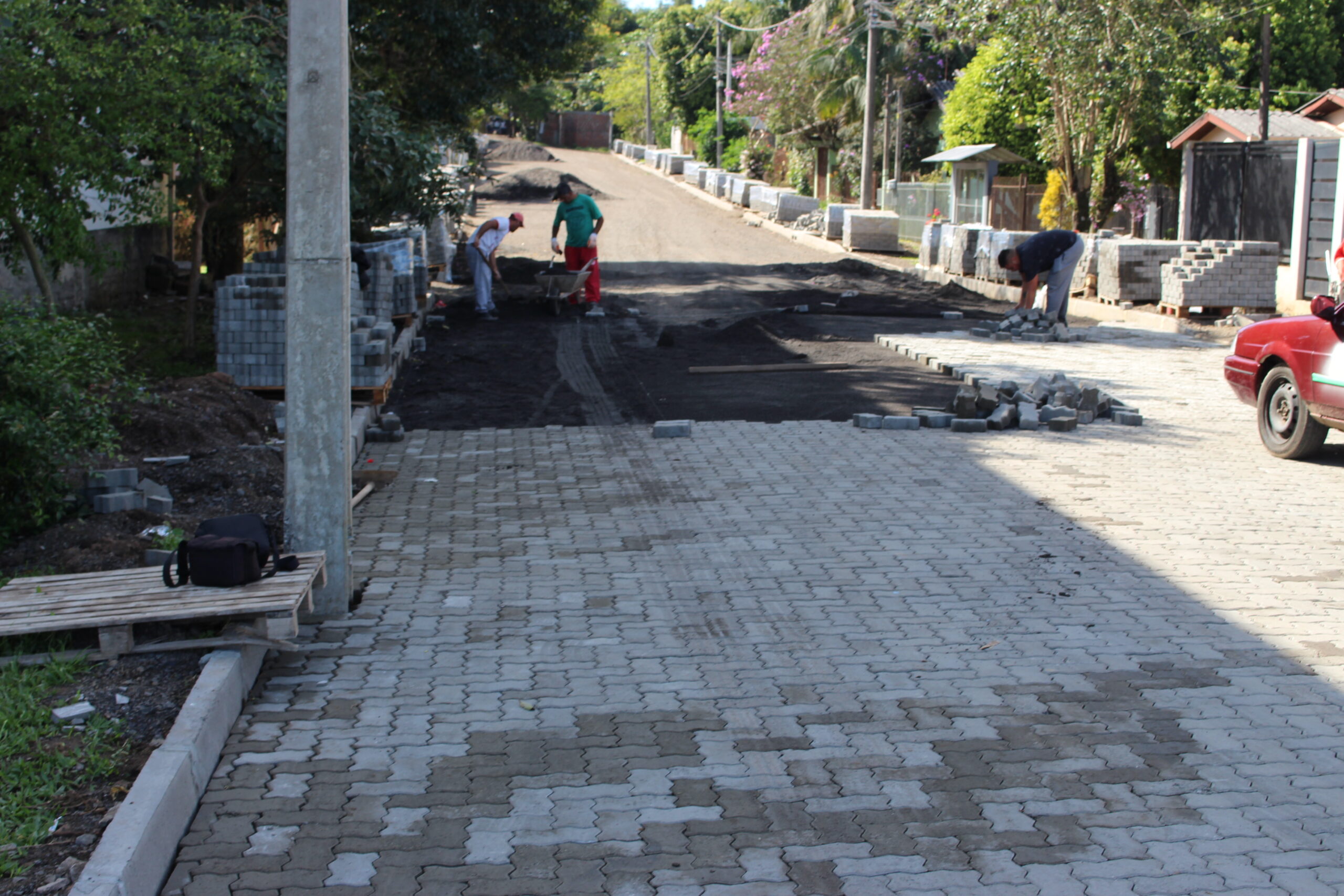 Prefeitura de Parobé inicia obras de pavimentação da rua Araçá, no bairro Planaza