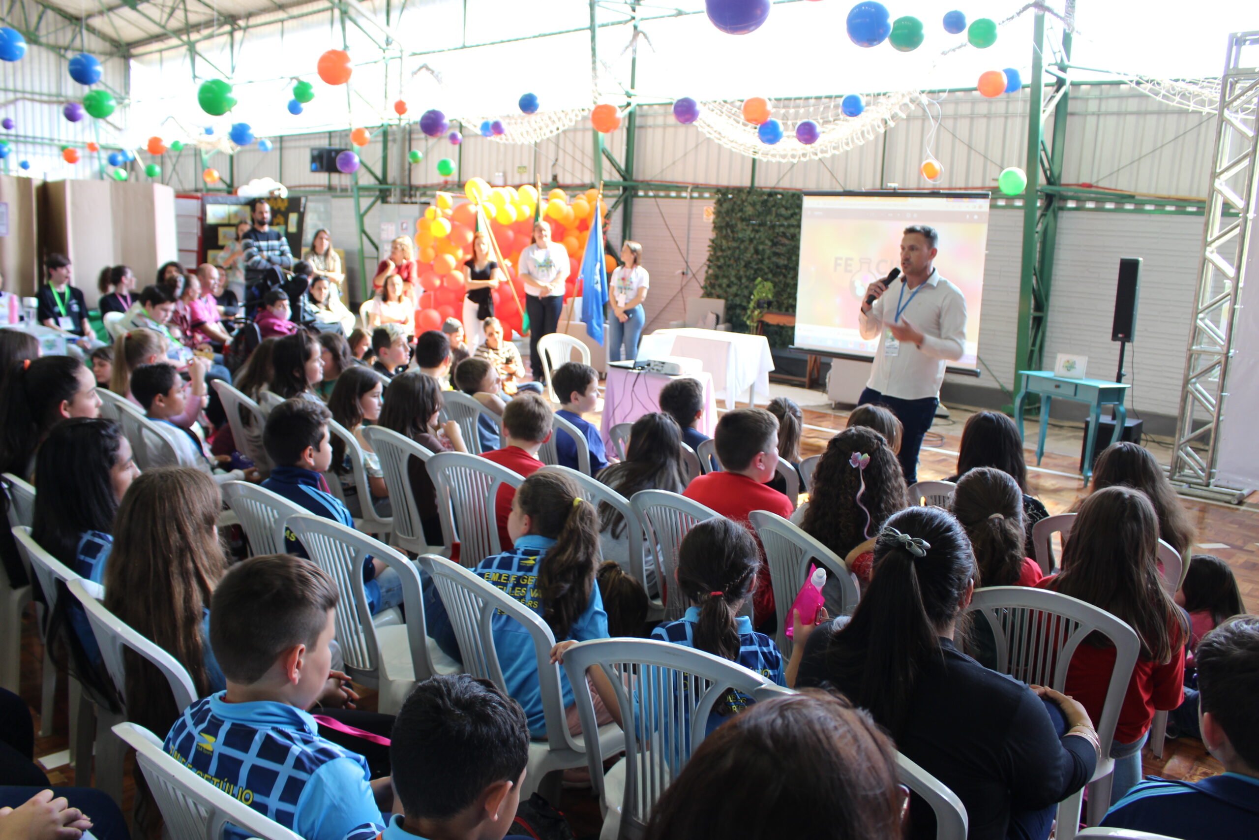 Feira de Iniciação Científica de Parobé encerra com a participação de mais de 1.800 alunos