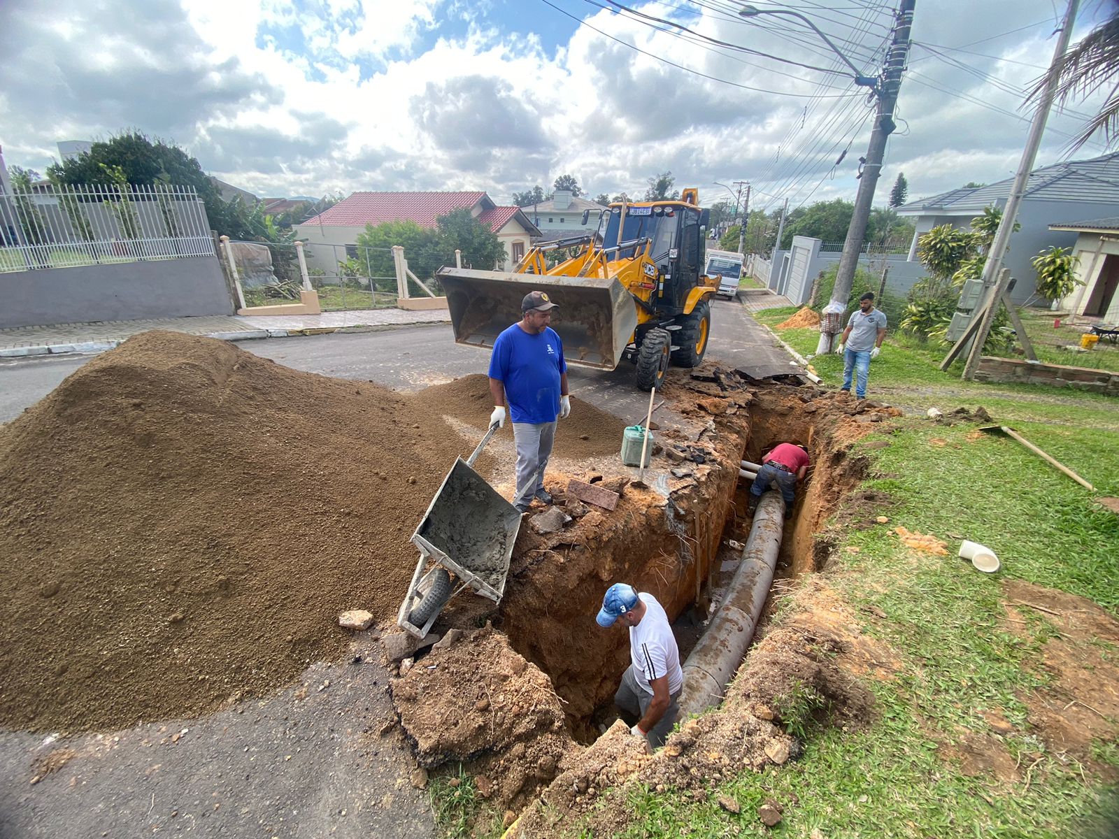 Secretaria de Obras de Taquara realiza reparo em canalização do bairro Cruzeiro do Sul