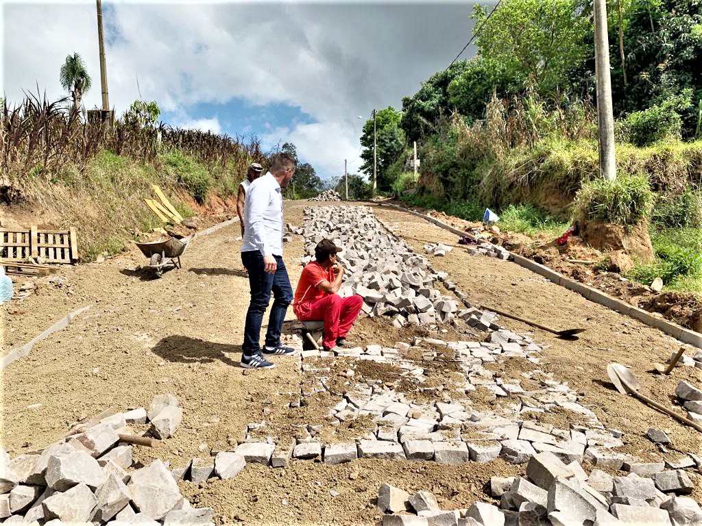 Pavimentações seguem ocorrendo em ruas de Parobé