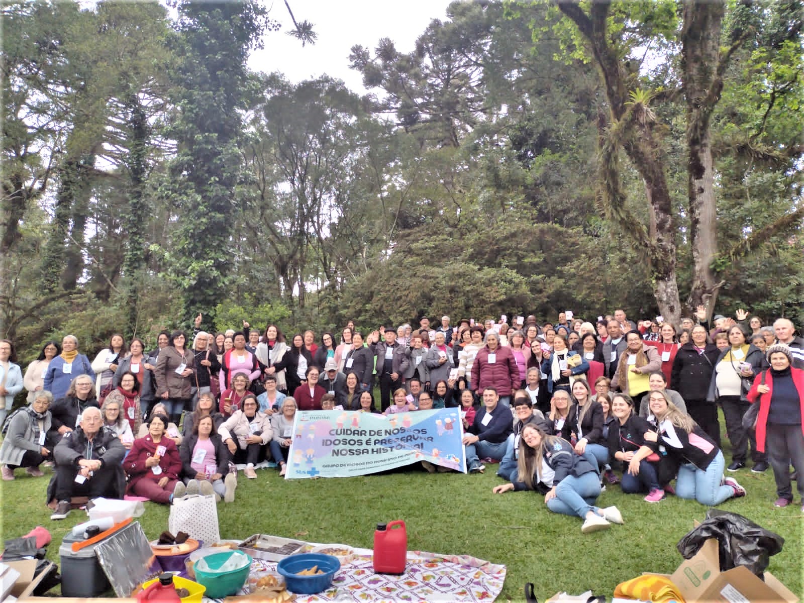 Grupos da terceira idade de Parobé participam de excursão para Gramado e Canela em celebração ao Dia do Idoso