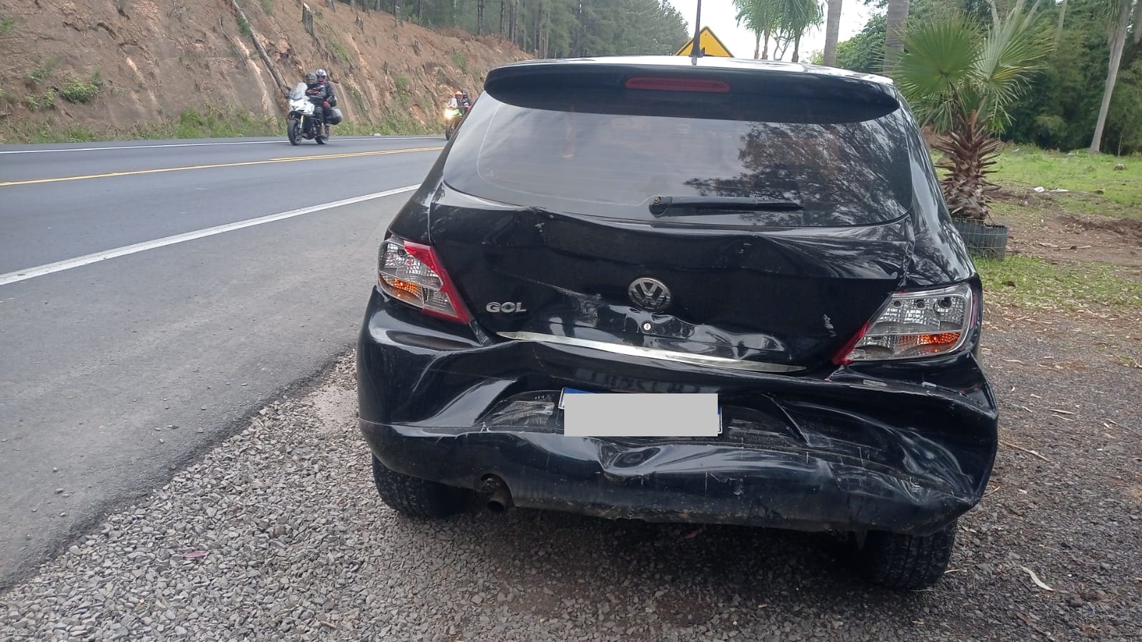 Mulher fica ferida após colisão entre veículos na ERS-115 em Taquara