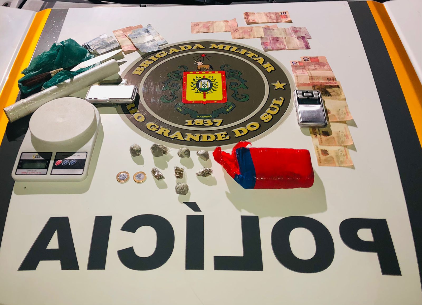 Jovens são detidos por tráfico de drogas em Igrejinha