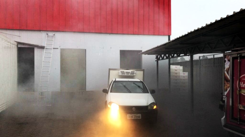 Bombeiros controlam princípio de incêndio em fábrica de congelados em Taquara