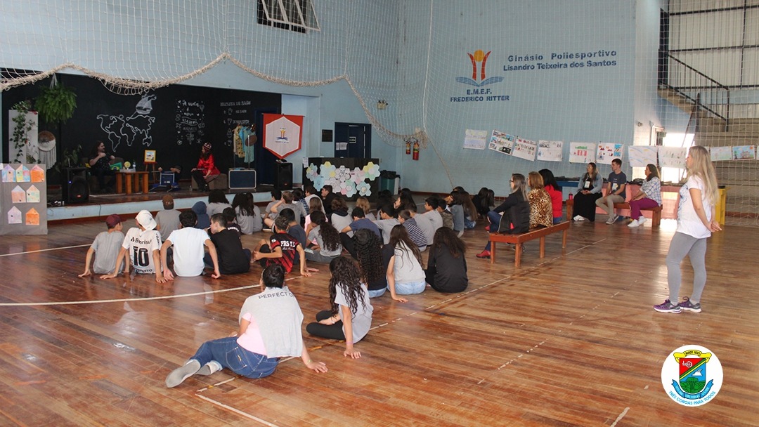 Escolas da rede municipal recebem a programação da 16ª Feira Cultural e Literária de Três Coroas