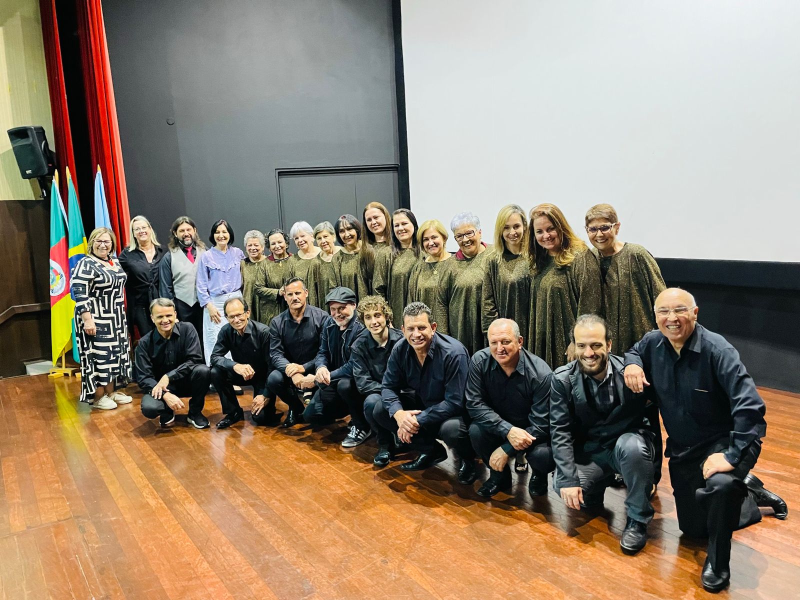 Newton Macedo recebe tributo no batizado do Coro Municipal de Taquara