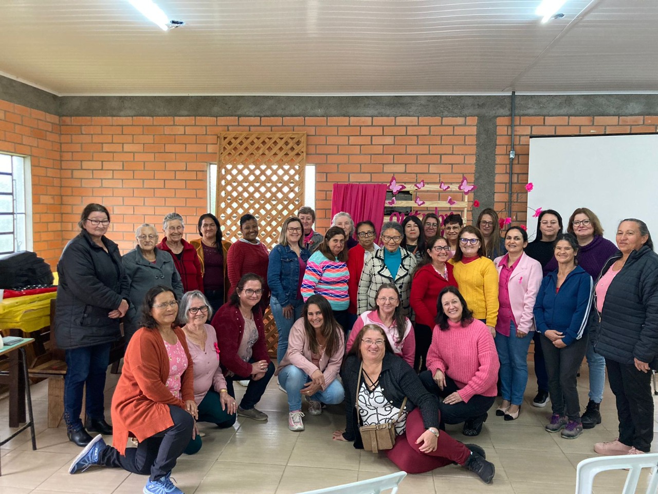CRAS de Igrejinha promove encontro alusivo ao Outubro Rosa